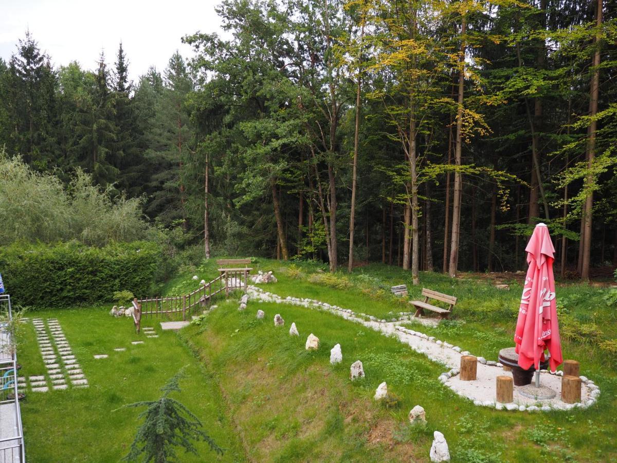 Bed and Breakfast Gostilna Pik Prevalje Esterno foto