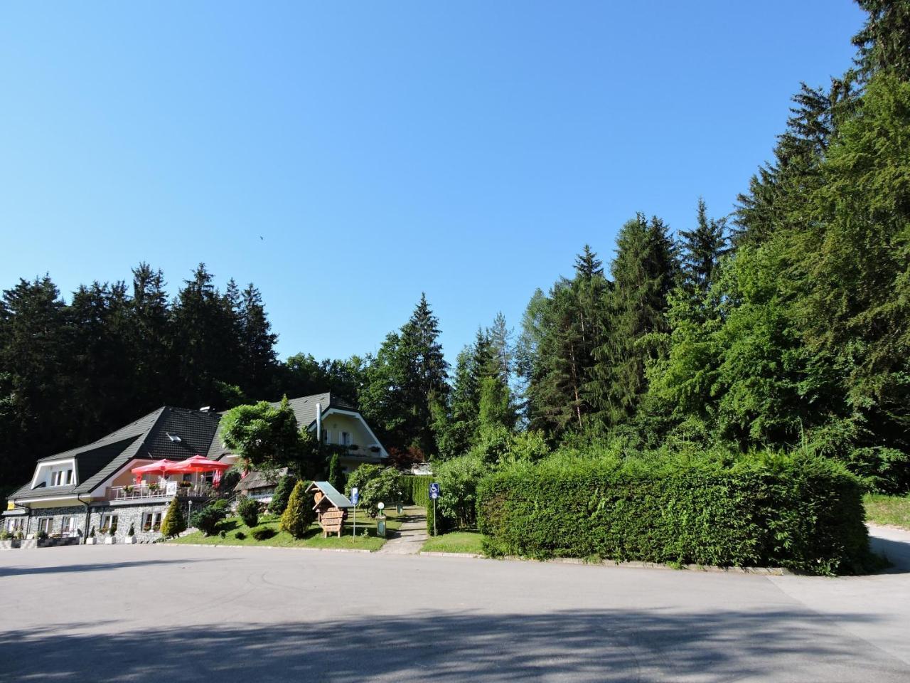 Bed and Breakfast Gostilna Pik Prevalje Esterno foto